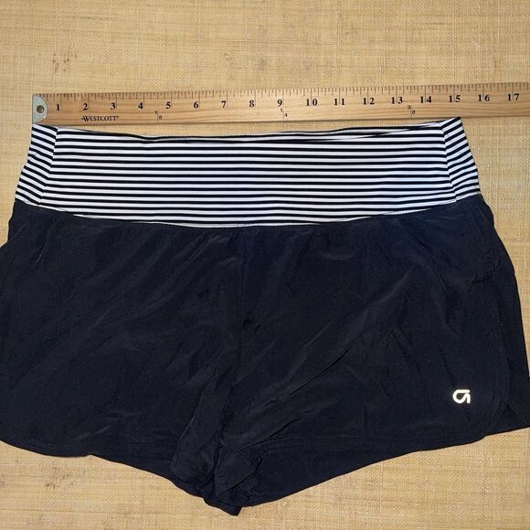Gap Fit Black Athletic Bike Shorts S Activewear White Stripes Zip Pocket GStep - Picture 10 of 10